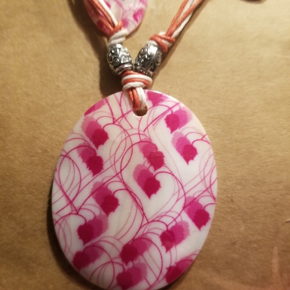 NWT Pink Shell Style Necklace and Earring Set - Picture 4 of 7